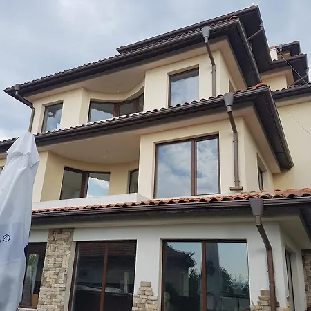 Stefanov In Byala *